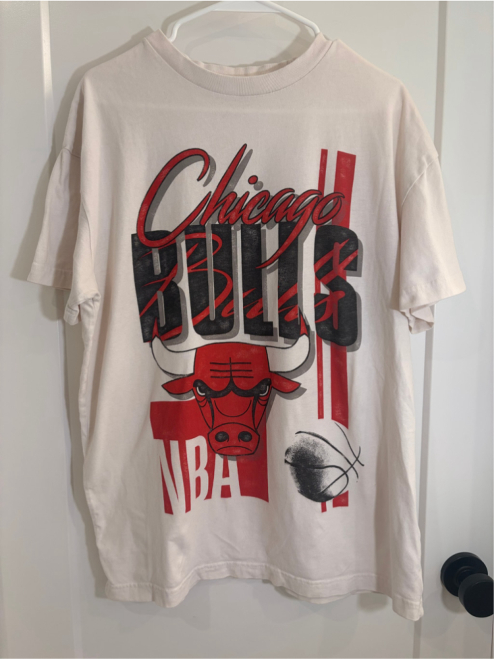 Abercrombie & Fitch NBA Chicago Bulls Graphic T-Shirt Men’s Large Cream White